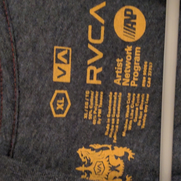 Men's RVCA top - Picture 2 of 2